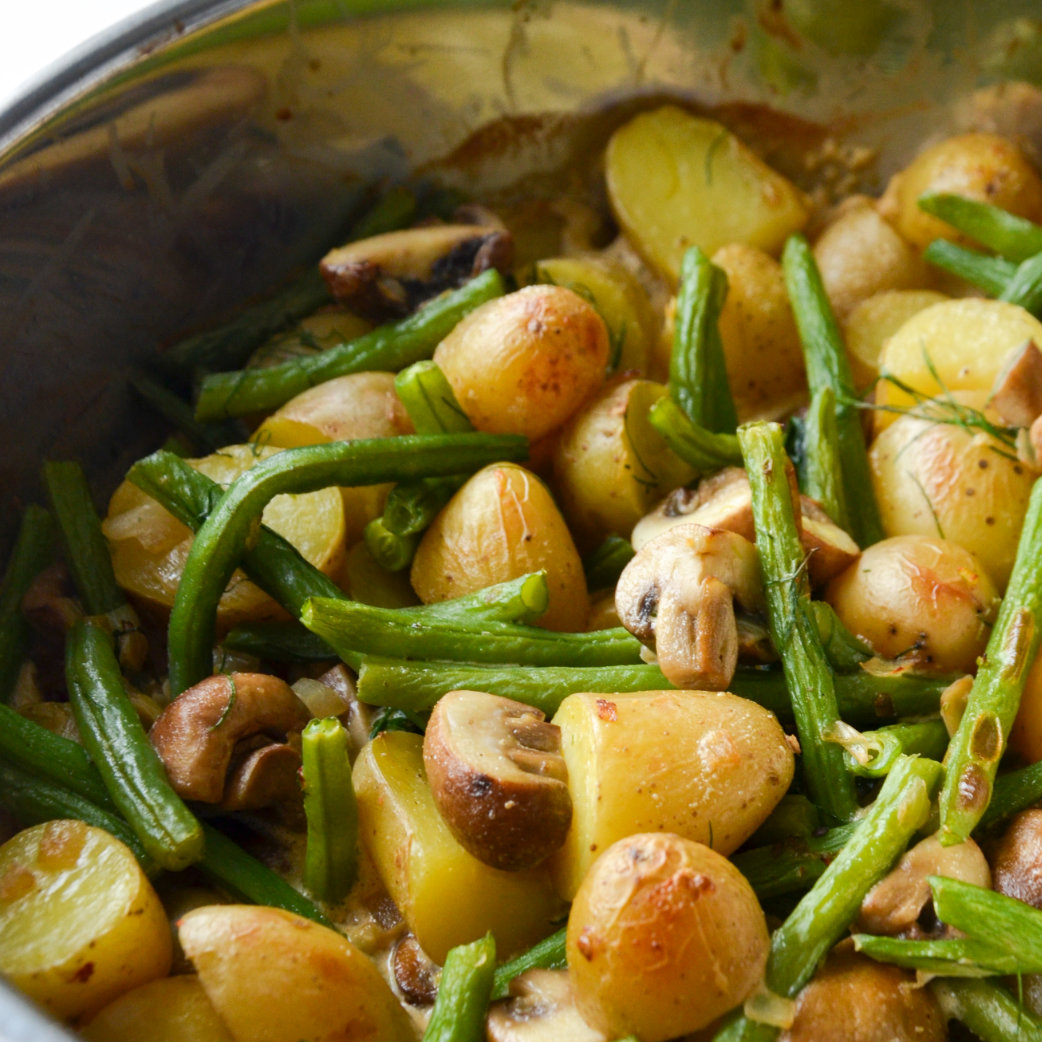 Cremige Kartoffelpfanne mit grünen Bohnen